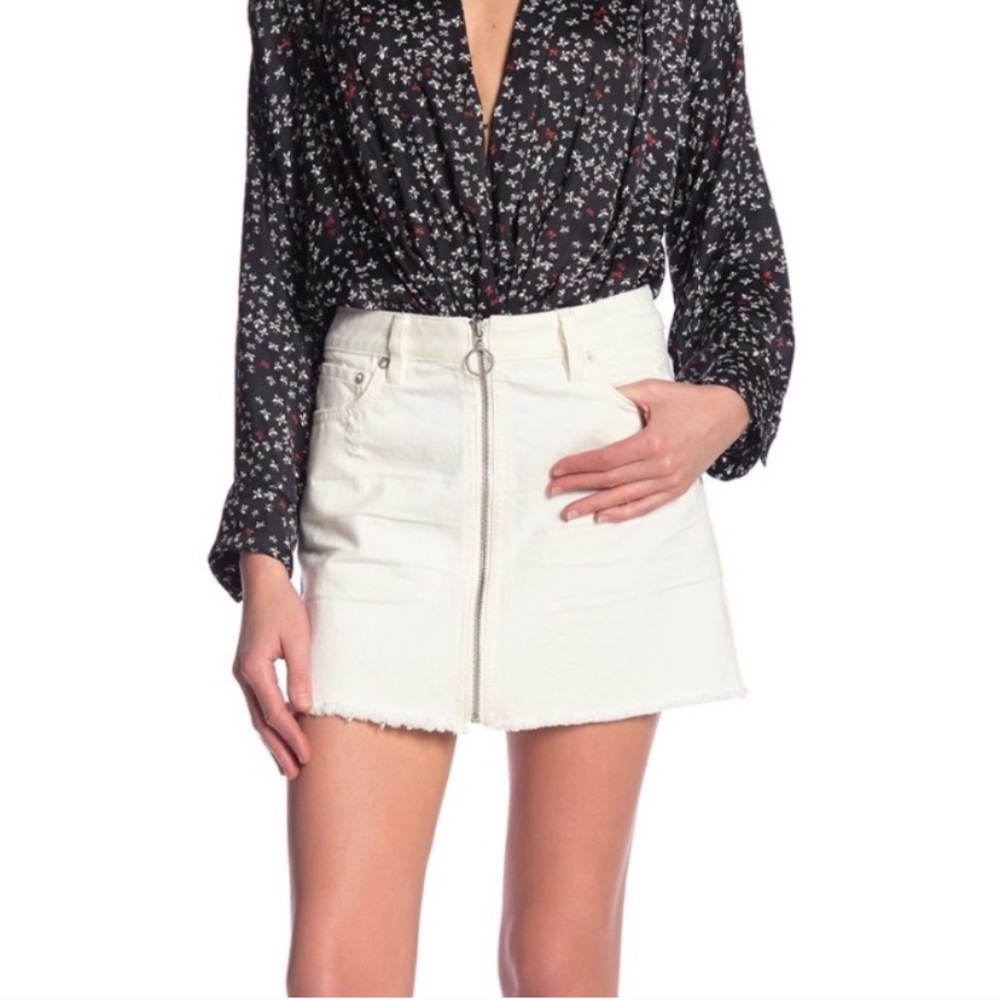 Free People Mini Zip It Up Skirt In White - Picture 2 of 6